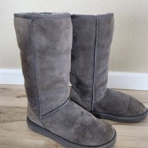 UGG Austrailia Women's Classic Gray Shearling Tall Boots